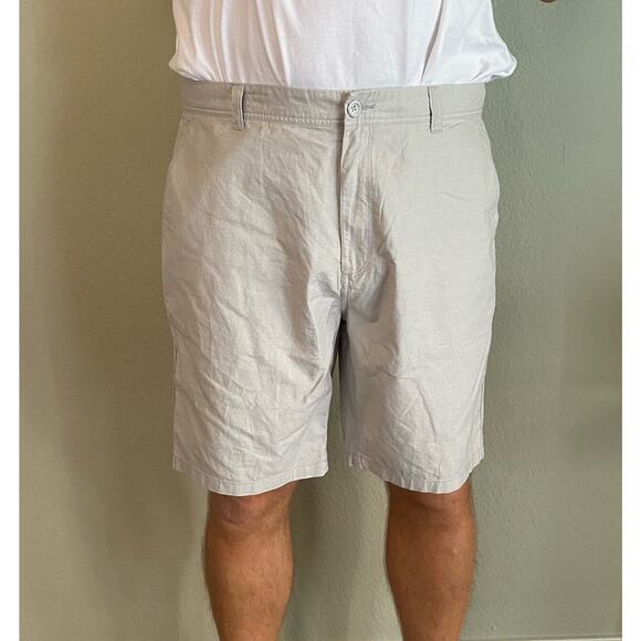 RODD & GUNN The Gunn Men’s 42” X 9" “Original Fit” Cotton Blend Shorts NWOT - Picture 1 of 9